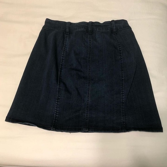 ‼️BUTTON UP DENIM SKIRT - Picture 2 of 5